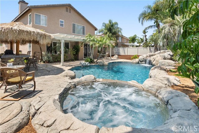 8880 Stony Brook Circle, Riverside CA: https://media.crmls.org/medias/054a0742-fbb5-4202-aea8-3c74afa8422c.jpg