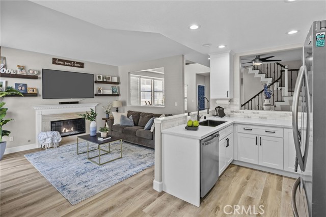 Detail Gallery Image 4 of 39 For 1519 San Rafael Pl, Corona,  CA 92882 - 3 Beds | 3 Baths