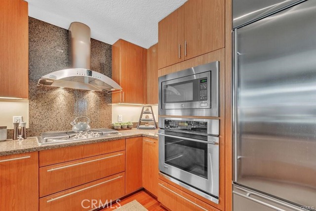 3141 Michelson, Irvine CA: https://media.crmls.org/medias/054b3c3c-e654-420d-898d-42de4f827e1d.jpg