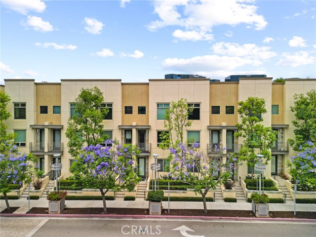 31 Soho, Irvine CA: https://media.crmls.org/medias/054d0660-1a62-41de-9162-3222ad9a4d0e.jpg