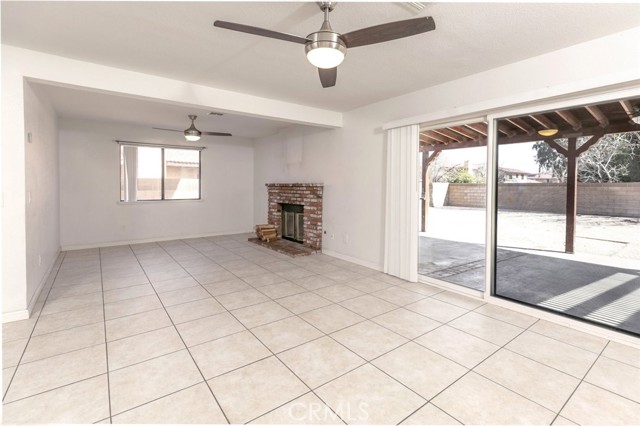 43932 Rembrandt Street, Lancaster CA: https://media.crmls.org/medias/054dd609-d9d3-4d76-ba3d-dd4534b965fa.jpg