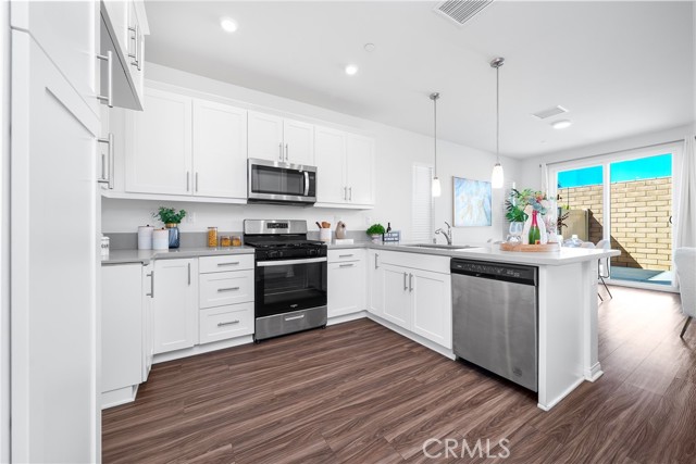 Detail Gallery Image 17 of 38 For 208 Bonita Ln, Rialto,  CA 92376 - 3 Beds | 2/1 Baths