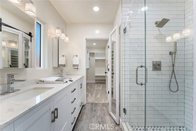 5010 Elmwood Avenue, Los Angeles CA: https://media.crmls.org/medias/054e4f44-9908-4280-bdb6-f184947de934.jpg