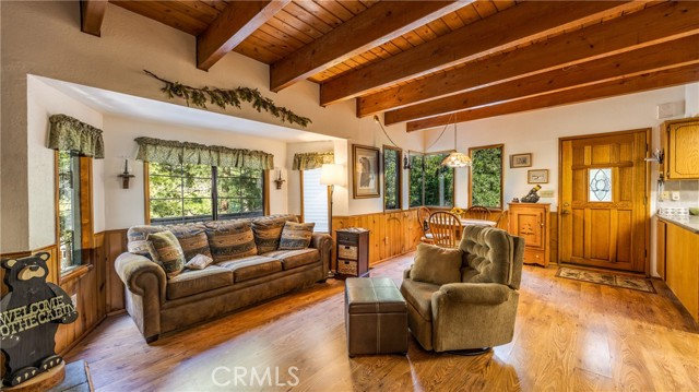 Detail Gallery Image 13 of 48 For 24941 Faulhorn Dr, Crestline,  CA 92325 - 3 Beds | 1/1 Baths