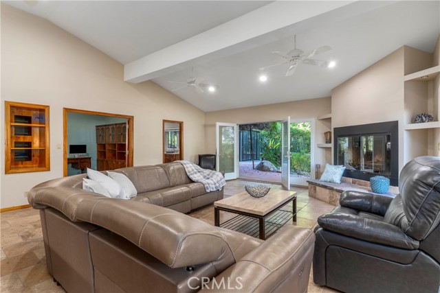 Detail Gallery Image 26 of 37 For 5653 Shirley Ave, Tarzana,  CA 91356 - 3 Beds | 2 Baths