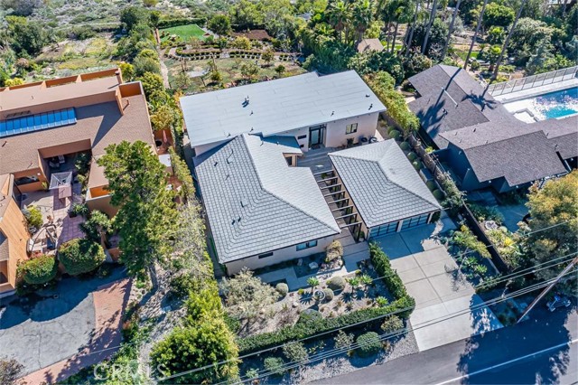 Detail Gallery Image 2 of 20 For 2305 Temple Hills, Laguna Beach,  CA 92651 - 5 Beds | 5 Baths