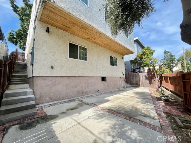 Detail Gallery Image 25 of 31 For 2350 Highbury Ave, Los Angeles,  CA 90032 - 5 Beds | 2 Baths