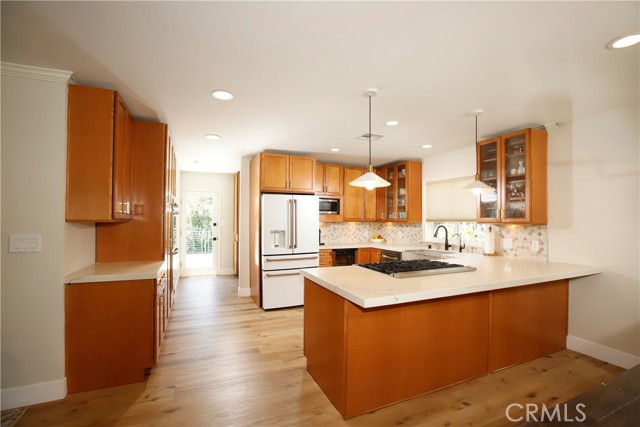 3330 Henrietta Avenue, La Crescenta CA: https://media.crmls.org/medias/05522d8f-c0e3-495d-a9f0-1b6e58976f57.jpg