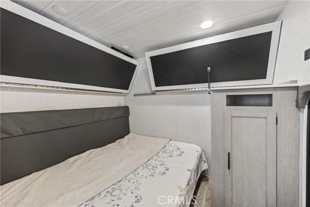 Detail Gallery Image 8 of 11 For 1295 1295 S Cawston Ave, Hemet,  CA 92545 - – Beds | – Baths