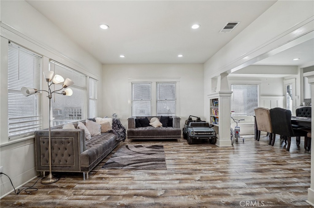 MLS #DW25177428 image #8