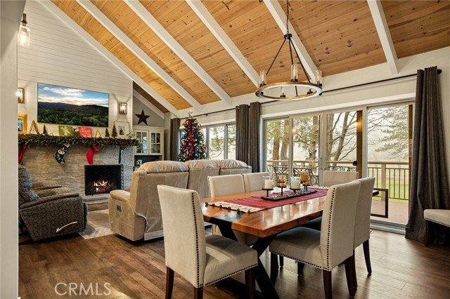 Detail Gallery Image 3 of 39 For 435 Riviera Dr, Lake Arrowhead,  CA 92352 - 3 Beds | 2/1 Baths