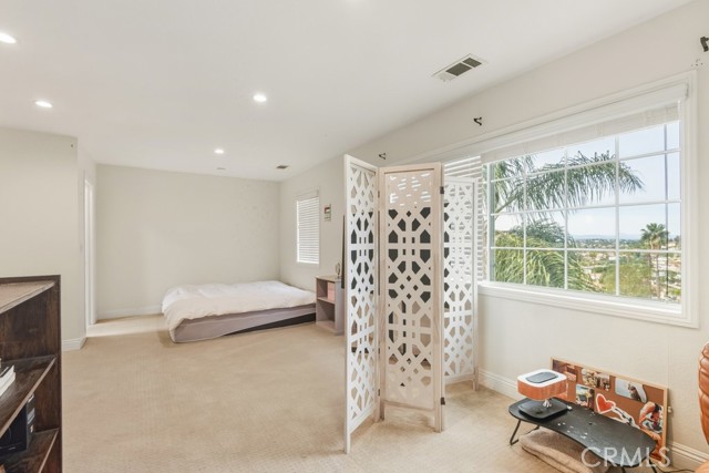 Detail Gallery Image 11 of 14 For 1245 Phillips St, Vista,  CA 92083 - 5 Beds | 4 Baths