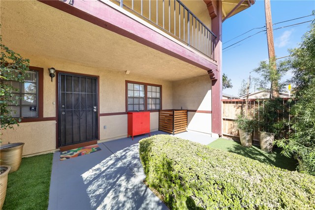 Detail Gallery Image 3 of 25 For 21501 Pioneer #3,  Lakewood,  CA 90715 - 2 Beds | 2 Baths