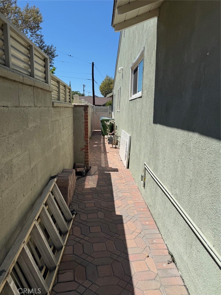 https://media.crmls.org/medias/0553fc51-e545-4d76-8b40-aad14a0cc4ae.jpg?preset=X-Large