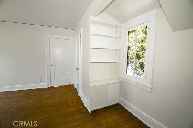 Detail Gallery Image 21 of 34 For 11343 Missouri Ave, Los Angeles,  CA 90025 - 4 Beds | 3 Baths
