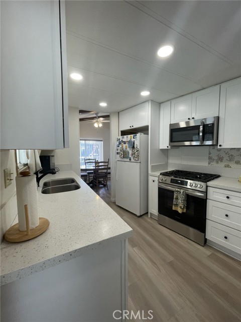 Detail Gallery Image 9 of 23 For 12550 Carson St #96,  Hawaiian Gardens,  CA 90716 - 2 Beds | 2 Baths