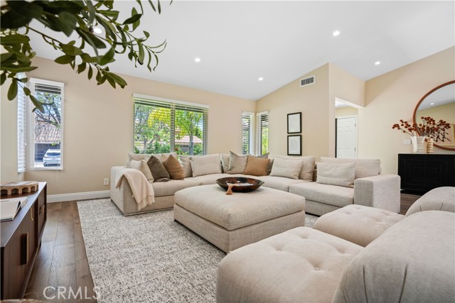 854 Rim Crest, Westlake Village CA: https://media.crmls.org/medias/055505ac-d12b-4807-bd36-44fbd0550886.jpg