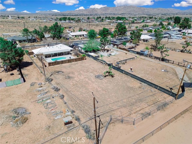 21919 Standing Rock Avenue, Apple Valley CA: https://media.crmls.org/medias/0555412b-ec67-4d23-859b-5279eaaaee29.jpg