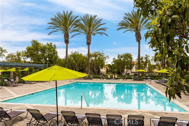 92 Chula Vista, Irvine CA: https://media.crmls.org/medias/05559838-014b-4edf-88d9-83cb1cf18e6d.jpg