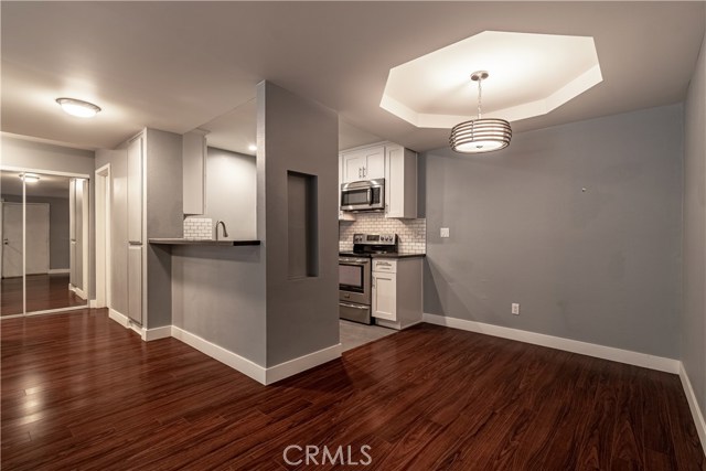 1230 Horn Avenue 525