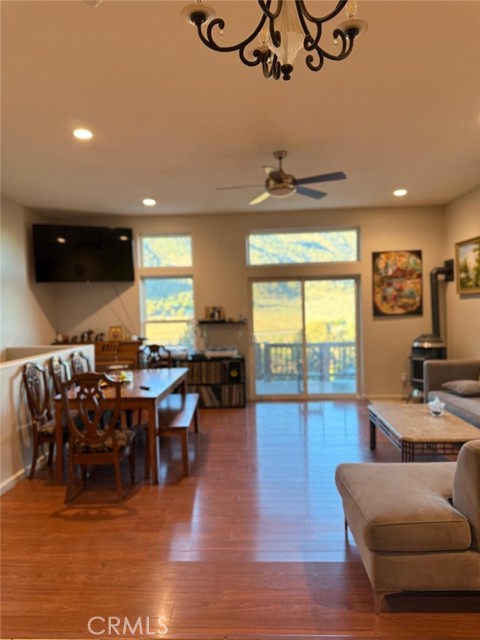 Detail Gallery Image 3 of 14 For 1324 Pinetree Dr, Frazier Park,  CA 93225 - 3 Beds | 2/1 Baths