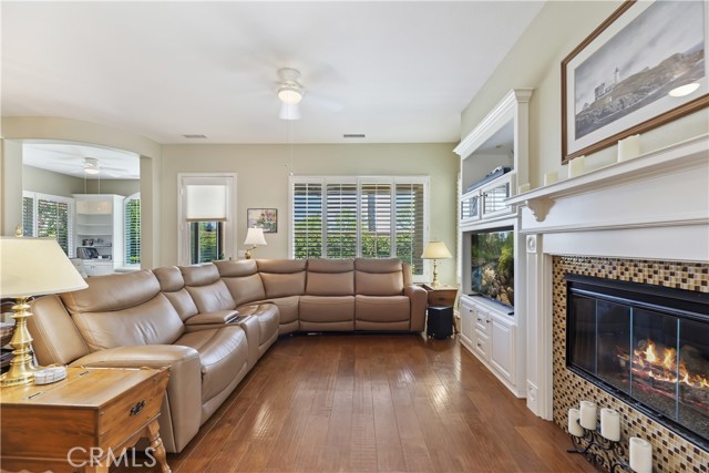Detail Gallery Image 9 of 33 For 24024 Augusta Dr, Corona,  CA 92883 - 2 Beds | 2 Baths