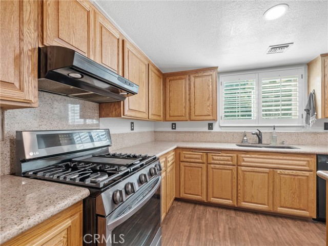12596 Whispering Springs Road, Victorville CA: https://media.crmls.org/medias/055724e8-1126-441f-bda4-558cf4f5177b.jpg