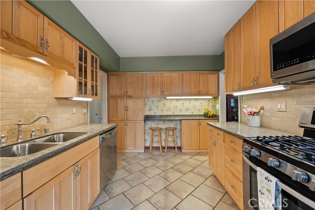 Detail Gallery Image 18 of 44 For 13607 Valna Dr, Whittier,  CA 90602 - 3 Beds | 2/1 Baths