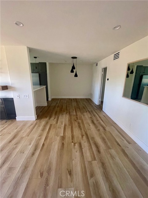 Detail Gallery Image 4 of 12 For 31552 Agoura Rd #5,  Westlake Village,  CA 91361 - 1 Beds | 1 Baths