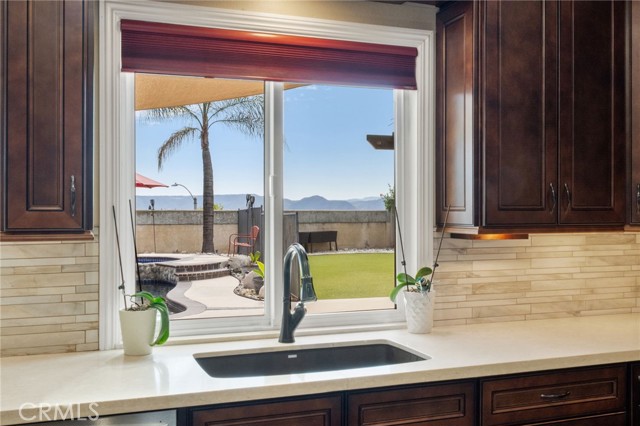 23573 Spindle Way, Murrieta CA: https://media.crmls.org/medias/0557b6be-7a22-4350-bf8c-f3db240de015.jpg
