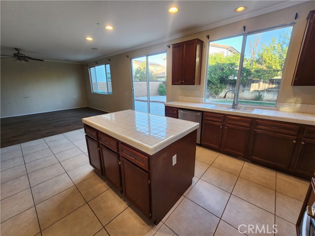 Detail Gallery Image 11 of 21 For 6836 Red Cardinal Ct, Corona,  CA 92880 - 4 Beds | 2/1 Baths