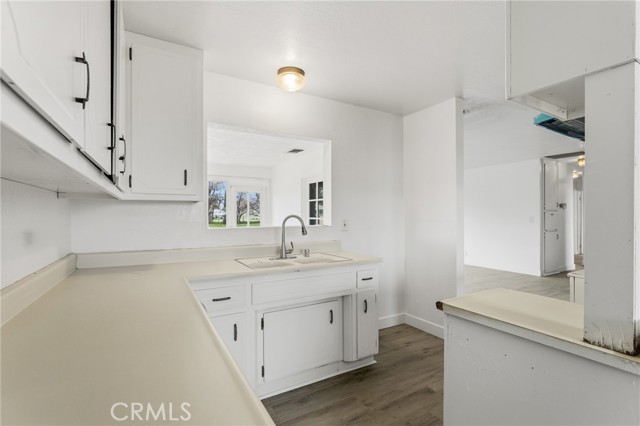 Detail Gallery Image 6 of 41 For 10312 Hawthorne Ave, Hesperia,  CA 92345 - 3 Beds | 3 Baths