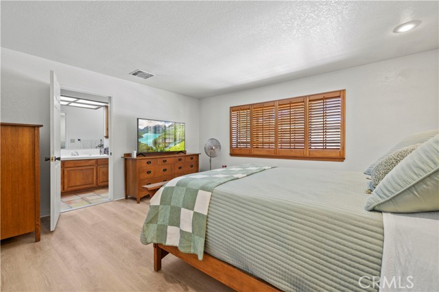 29034 Sheridan Road, Castaic CA: https://media.crmls.org/medias/05580645-404b-49a6-a8b7-7c5dd28e7b6a.jpg