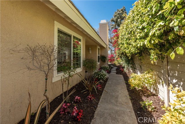 10 Windsong, Irvine CA: https://media.crmls.org/medias/055821cd-28a8-4258-9e96-46d3d5888927.jpg