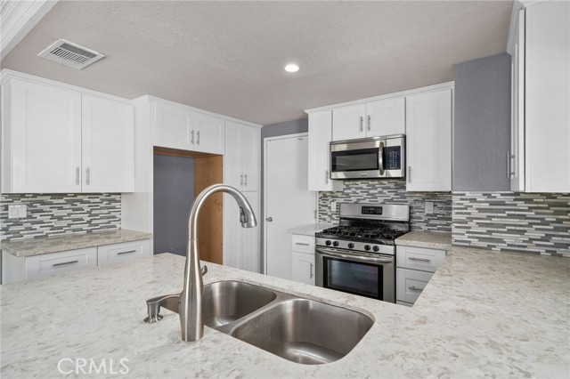 Detail Gallery Image 7 of 24 For 1456 N Barranca, Ontario,  CA 91764 - 4 Beds | 2 Baths