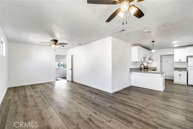 3525 E Hammond Avenue, Fresno CA: https://media.crmls.org/medias/055a21e7-c972-4ae1-b595-d5f9d3d199cb.jpg