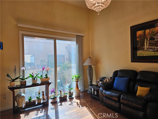 Detail Gallery Image 9 of 69 For 1711 Grismer Ave #52,  Burbank,  CA 91504 - 3 Beds | 3 Baths