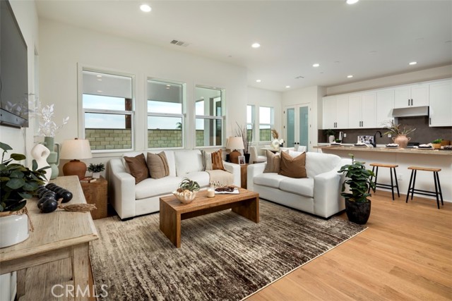 Detail Gallery Image 2 of 23 For 18021 Roch Ct, Fountain Valley,  CA 92708 - 4 Beds | 3/1 Baths