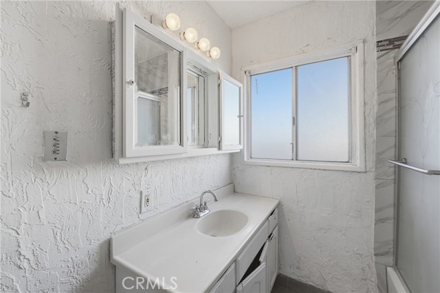 Detail Gallery Image 25 of 33 For 12318 Halo, Lynwood,  CA 90262 - 3 Beds | 2 Baths