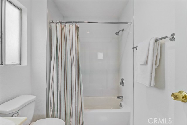 Detail Gallery Image 16 of 18 For 8200 Priscilla, Downey,  CA 90242 - 4 Beds | 2 Baths