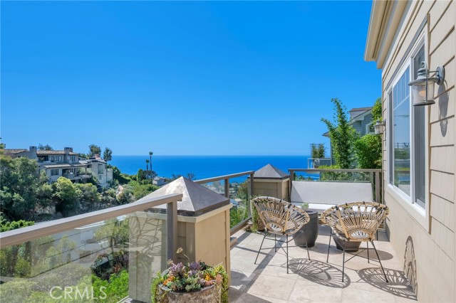 Detail Gallery Image 12 of 29 For 846 Diamond St, Laguna Beach,  CA 92651 - 3 Beds | 2/1 Baths