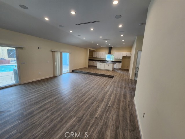 Detail Gallery Image 11 of 43 For 9462 Givens, Northridge,  CA 91325 - 4 Beds | 5 Baths