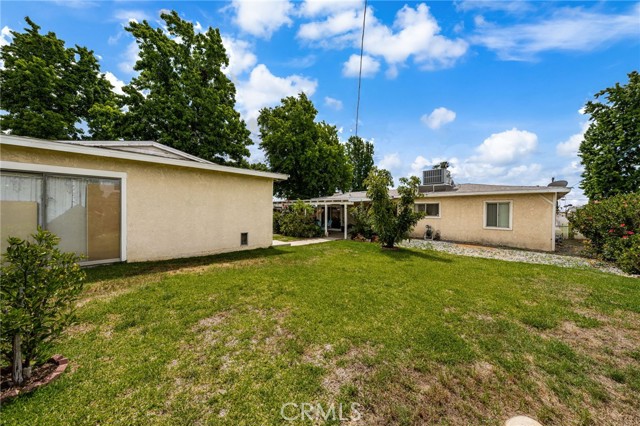 1320 W Flora Street, Ontario CA: https://media.crmls.org/medias/055be4e3-89fd-4548-a0d5-e209b7e61c8c.jpg