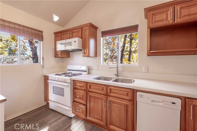 Detail Gallery Image 7 of 36 For 851 Maple Ln, Sugarloaf,  CA 92386 - 2 Beds | 2 Baths