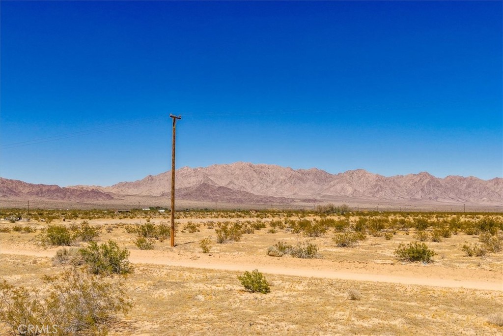 https://media.crmls.org/medias/055c9528-1136-414b-a8b8-fc332c9bbcf7.jpg?preset=X-Large
