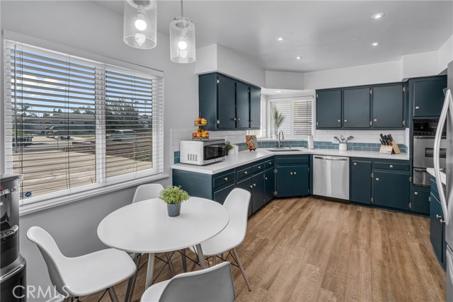 Detail Gallery Image 6 of 43 For 9811 Kempster Ave, Fontana,  CA 92335 - 3 Beds | 2 Baths