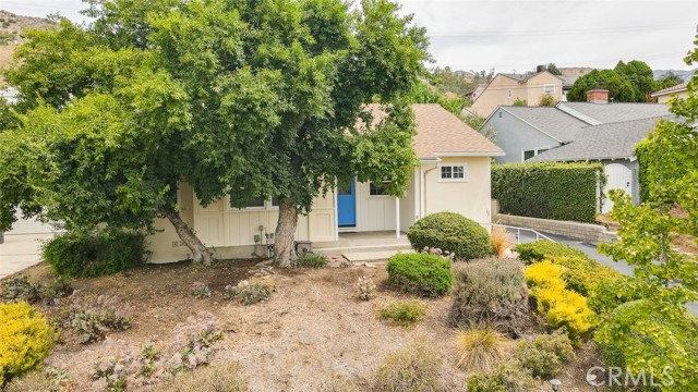 Detail Gallery Image 4 of 35 For 1906 Amber Ln, Burbank,  CA 91504 - 3 Beds | 1 Baths