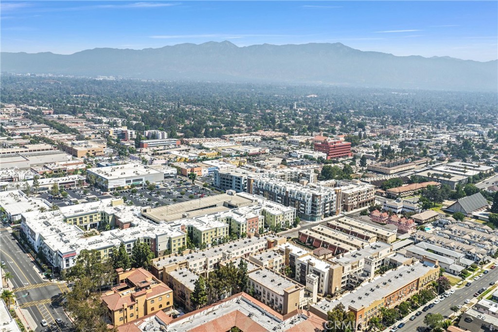 https://media.crmls.org/medias/055dbb5e-49d6-4374-b447-6e005b14731d.jpg?preset=X-Large