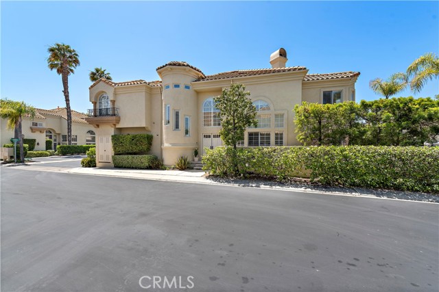 26426 Modena, Laguna Hills CA: https://media.crmls.org/medias/055de2ca-0f7e-4610-a6bc-cd061906b9b3.jpg