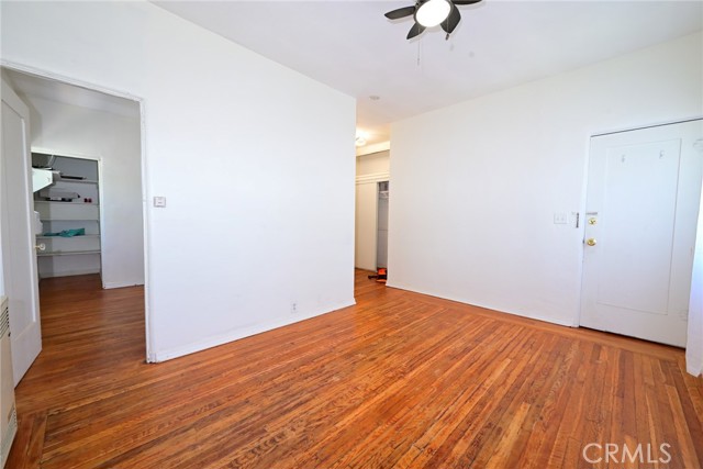 902 S Marengo Avenue, Pasadena CA: https://media.crmls.org/medias/055e19d3-412a-4476-98fd-11107218a25a.jpg